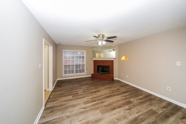 Photo - 7621 Davis Pkwy