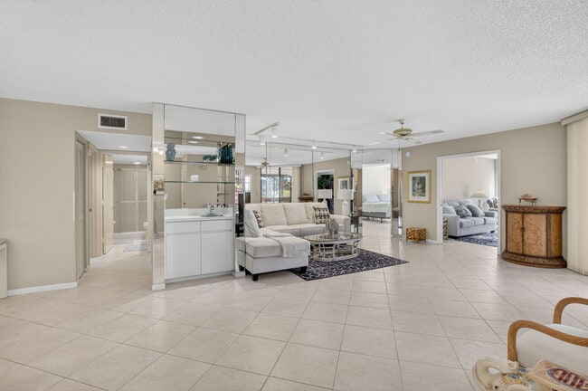 Photo - 15694 Loch Maree Ln