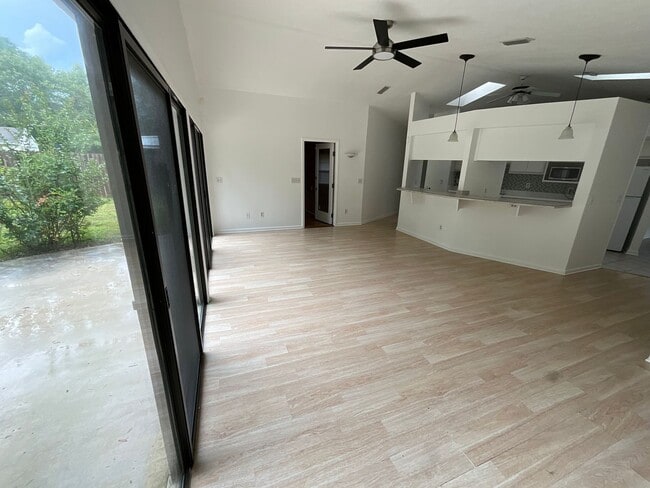 Photo - Fantastic 3/2 Home in Sunny Hills w/ 2-Car Garage & Lawn Maintenance