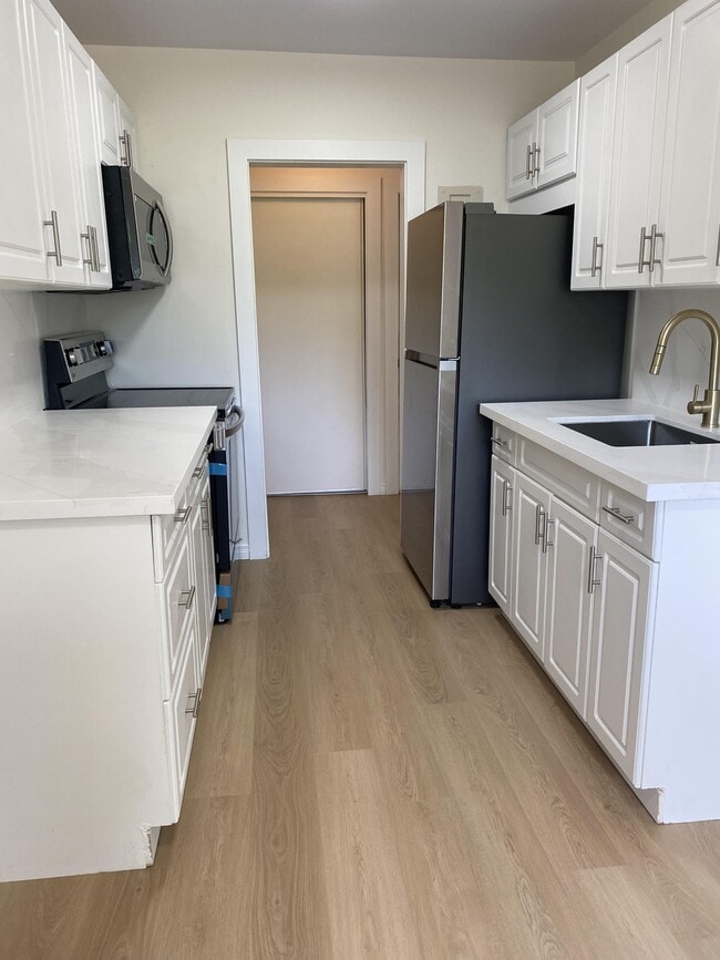 Building Photo - 151 Siebert Ave Unit 5