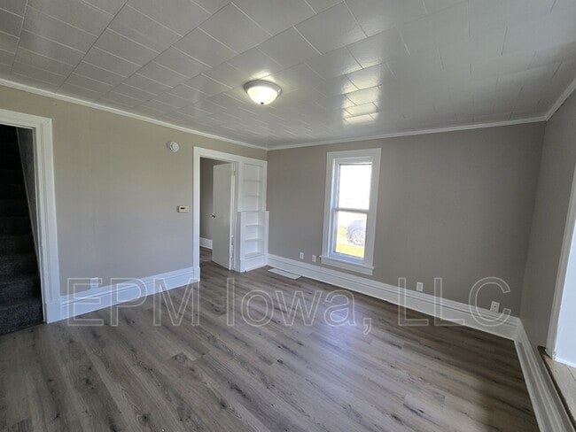 Photo - 740 W 11th St