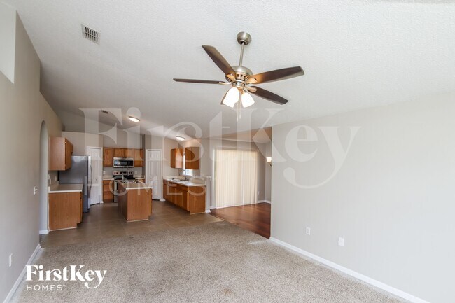 Photo - 1686 Whiting St SE