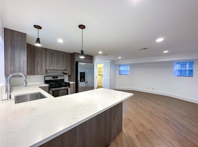 Photo - 2710 N California