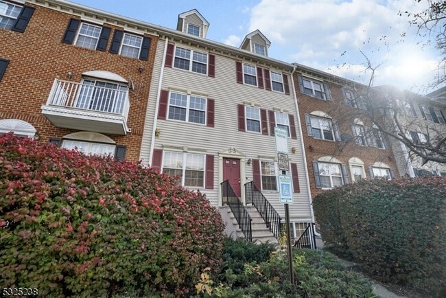 Photo - 100 Callahan Ct