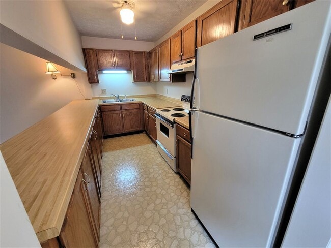 Photo - Desirable High Country Condo, Larger 1/1; Will Go Fast!!!!