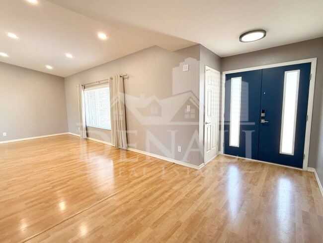 Photo - 811 E Chilton Dr