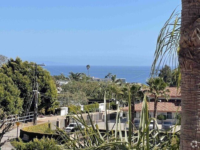 Building Photo - LOVELY POINTE AT MALIBU CONDO!