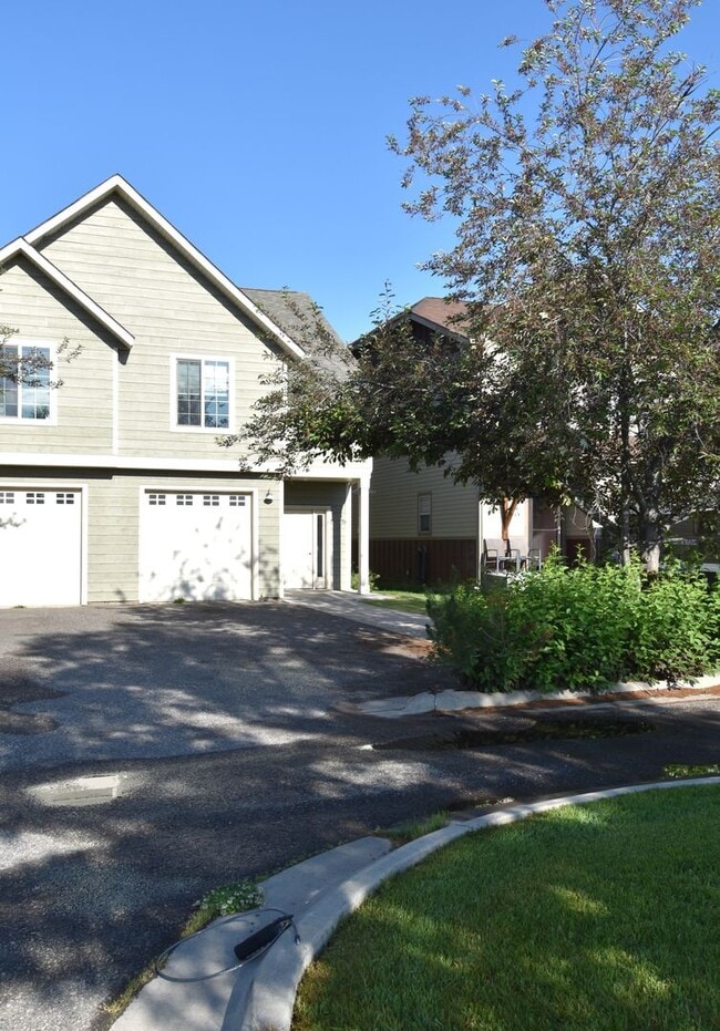 Fantastic end unit condo in Westgate subdi... - Fantastic end unit condo in Westgate subdi...