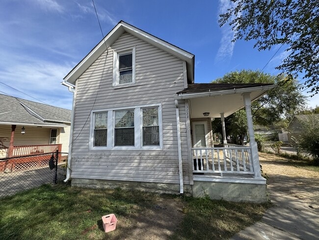 3233 W 50th St