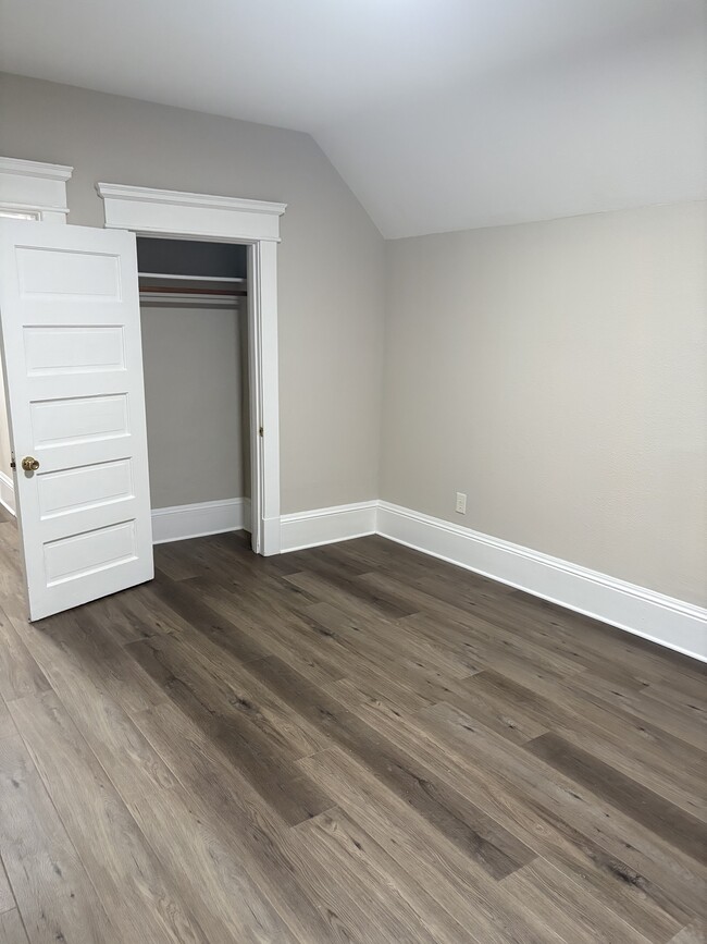 Photo - 3121 Hoyt Ave Unit B