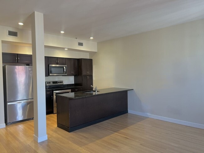 Photo - Putnam Hotel – $2,041 – 1 Bedroom/1 Bathroom, 755 SQ.FT. – UTILITIES INCLUDED Unidad 307