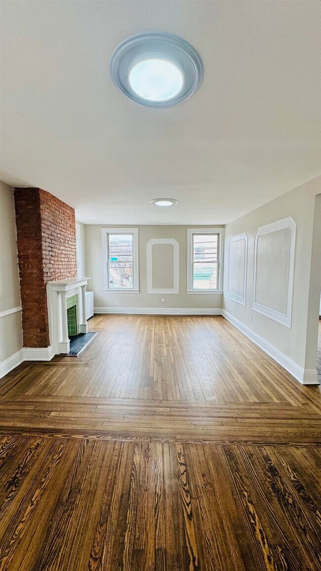 Photo - 682 Summit Ave