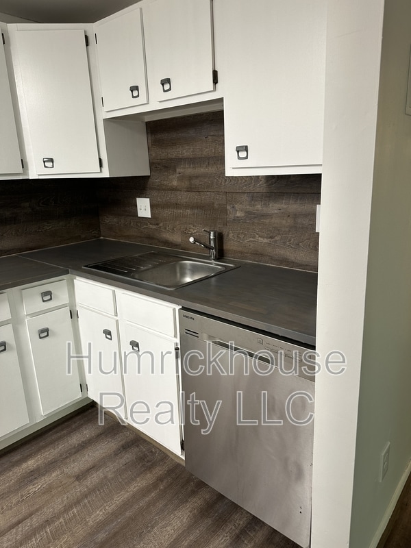 Photo - 3164 Central Ave