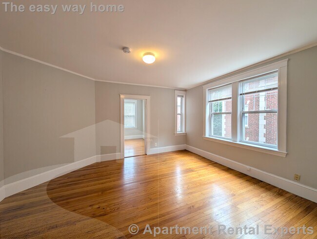 Building Photo - 156-158 Summer St Unit #302 Rental