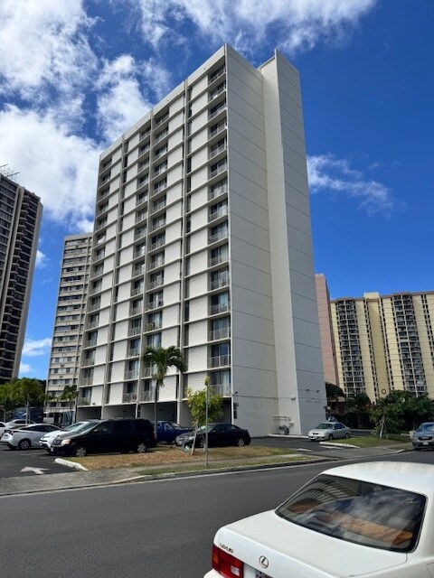 Building Photo - 949 Ala Nanala St Rental
