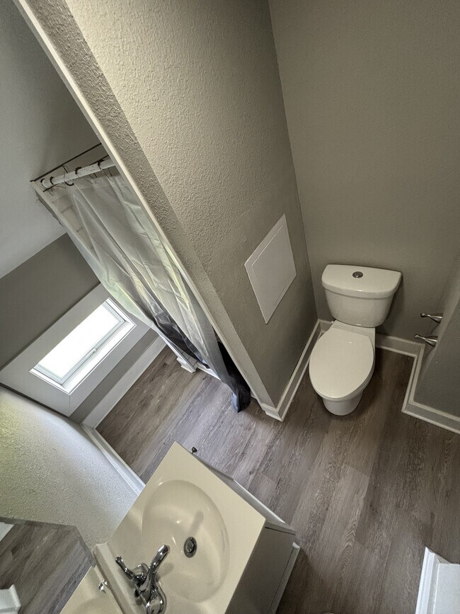 Photo - 708 E Jefferson Blvd