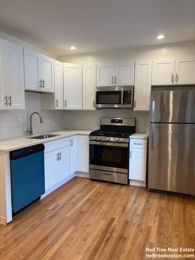 Building Photo - 15 Radnor Rd Unit 1 Rental