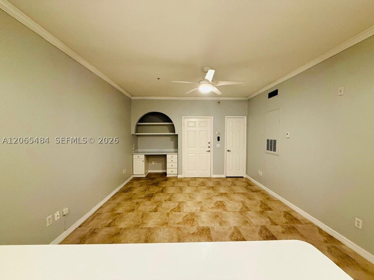 Photo - 860 Orange 258 Unit 258