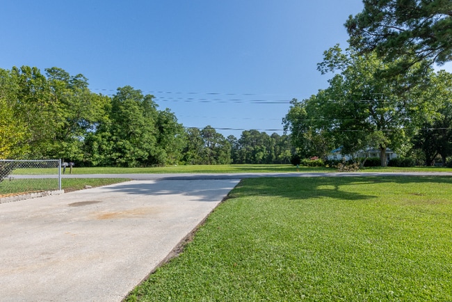 549 W Beaufort Rd