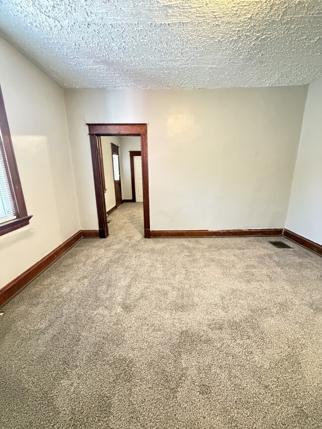 Photo - 2422 Warren St
