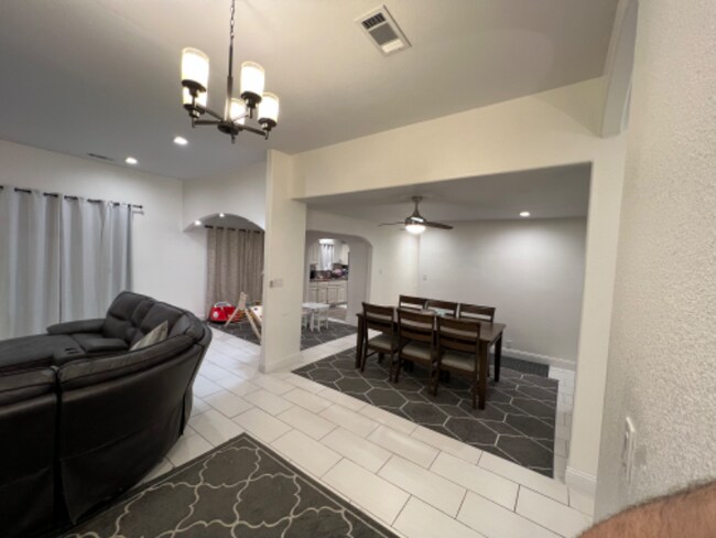 Photo - 501 Deer Run