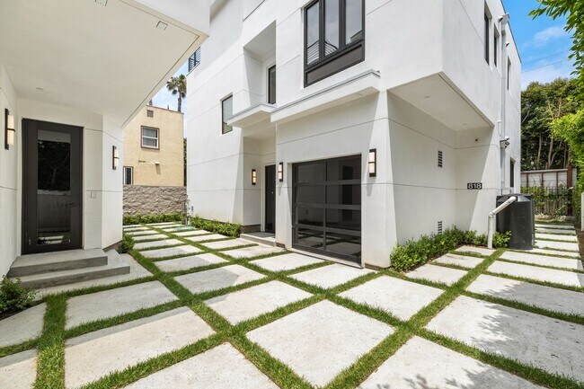 Photo - 818 N Orange Dr