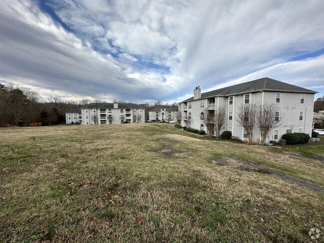 Building Photo - 321 Quietwood Dr Rental