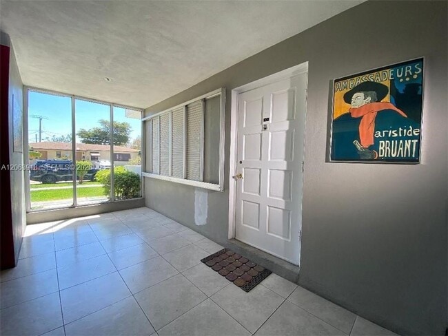 Photo - 1855 Plunkett St Unidad 101