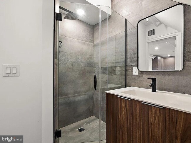 Photo - 1308 Delaware Ave Unit 6