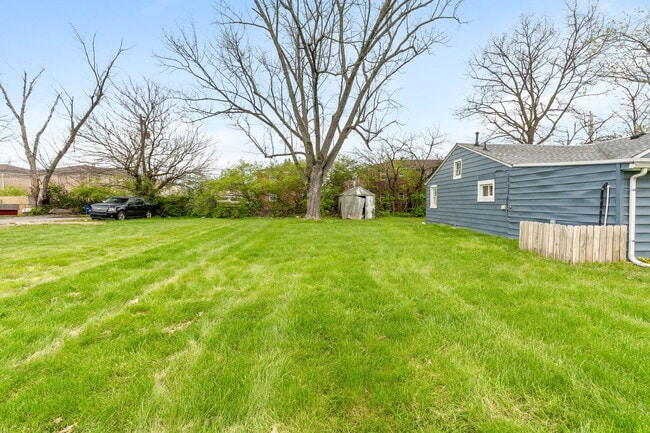 Photo - 1635 Elaine Rd