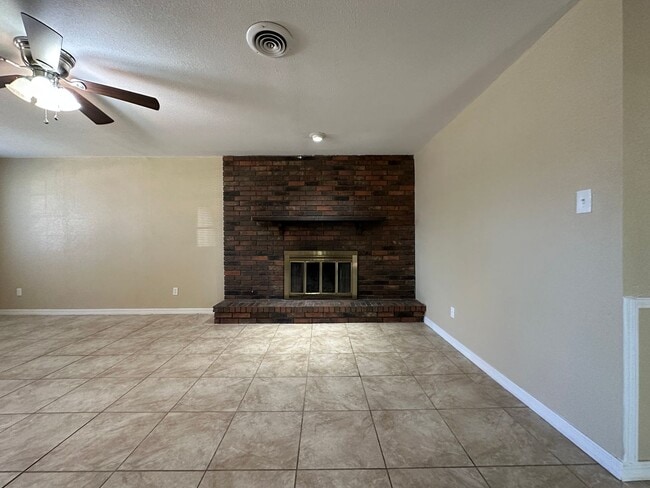 Photo - 3201 S 92nd St