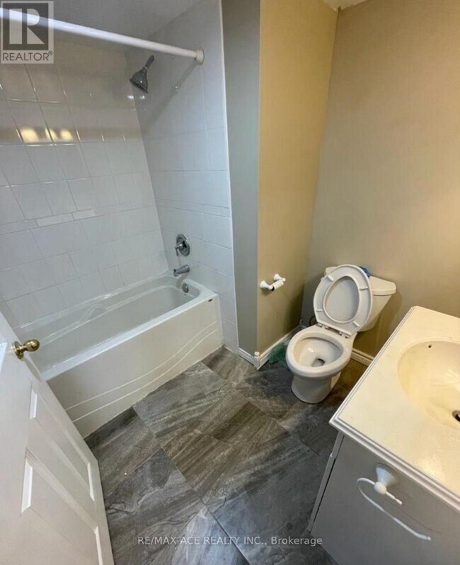 Photo - 46 Mossbank Dr