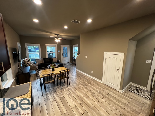 Photo - 2004 W Gregory St