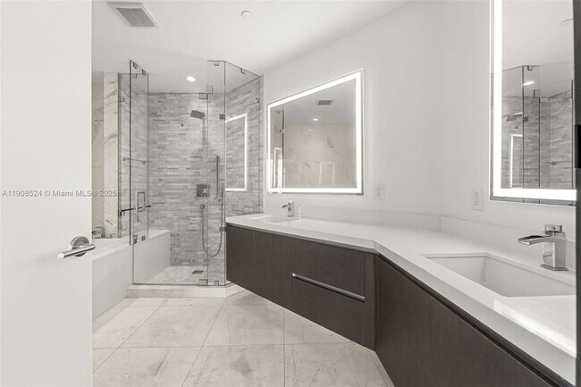 Photo - 851 NE 1st Ave