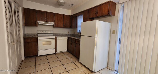 Photo - 11 Portwest Townhouses Dr