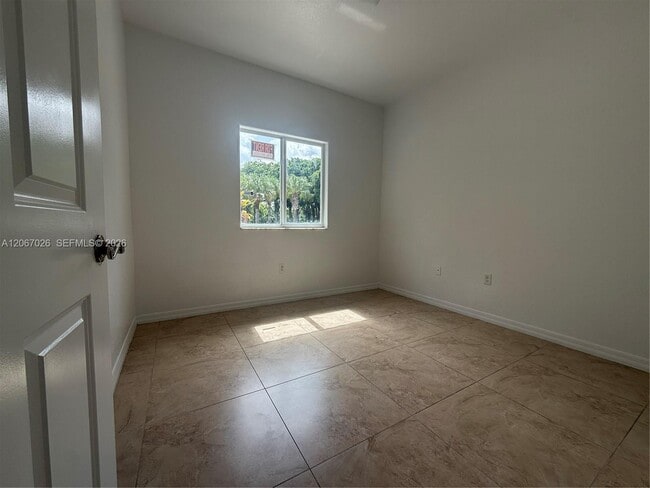Photo - 13240 Old Biscayne Dr Unidad 1702