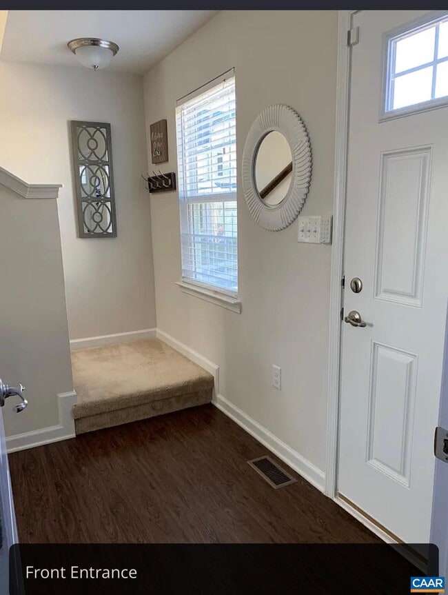 Photo - 1104 Conway Ln