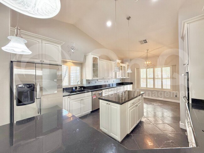 Photo - 5508 E Kings Ave