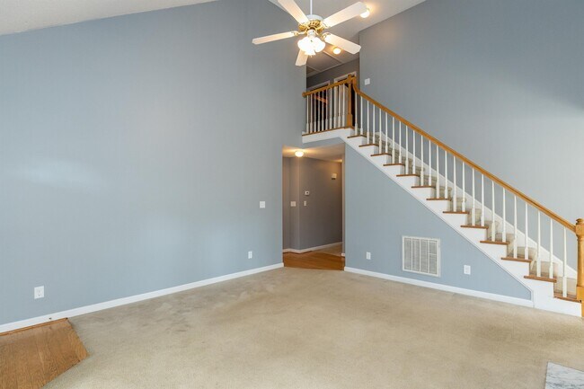 Photo - 100 Waterstone Ln