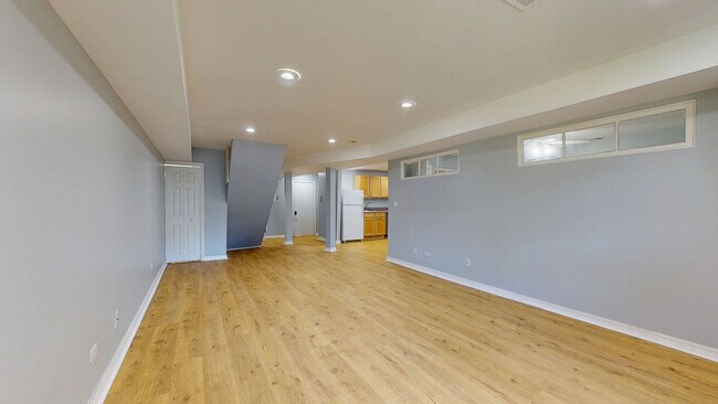 Photo - 1228 W Glenlake Ave Unit G