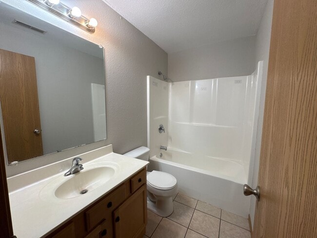 21/23/25 Boone Crossing Drive - 21/23/25 Boone Crossing Drive Apartment Unit 25 Boone Crossing Drive