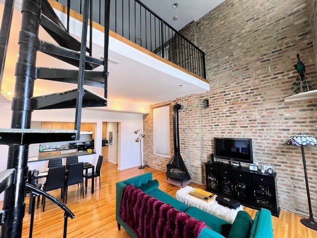 Photo - 2129 N Southport Ave Unit 2