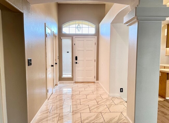 Photo - $2,450 Shields & Clovis 3 Bed/ Swimming Pool, Judy Ave.