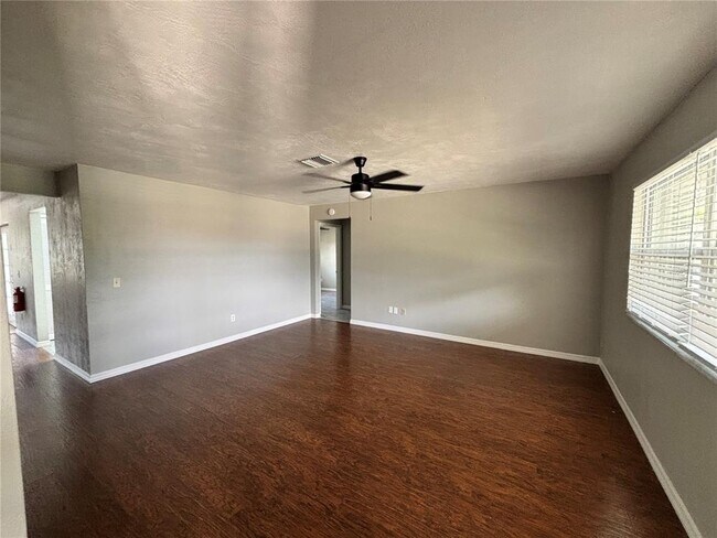 1187 Malone Ct