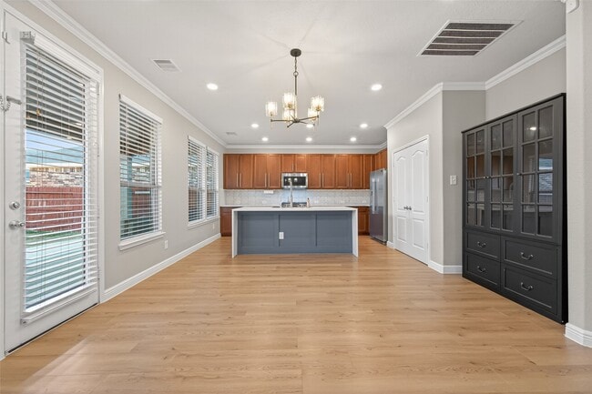 Building Photo - 5922 River Timber Trl