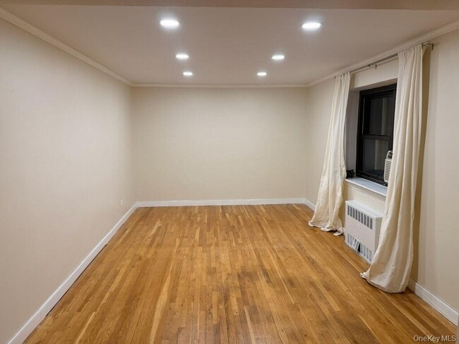 Photo - 102-45 67th Rd
