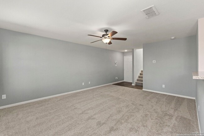 Photo - Charming Home Awaits: Spacious & Modern Living in a Prime Location