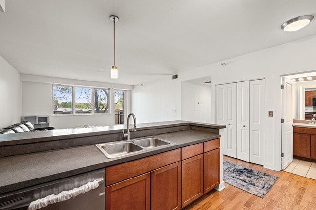 Photo - 1905 S Wolf Rd Unit 209
