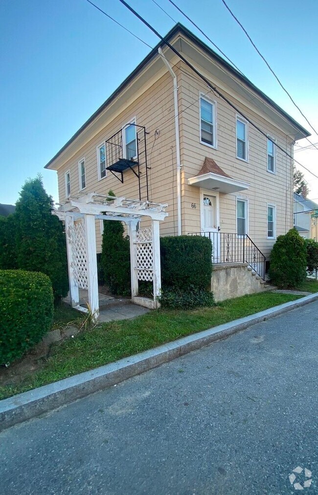 Building Photo - 66 Tappan St Unit 2nd Floor Rental