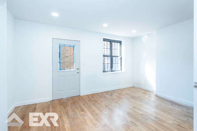 Photo - 354A Quincy St Unit 1